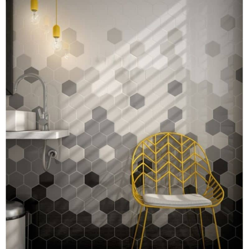 carrelage-mural-hexagonal-noir-sblanc-et-gris-sur-mur-salle-de-bains-scale-black-matt-124x107-