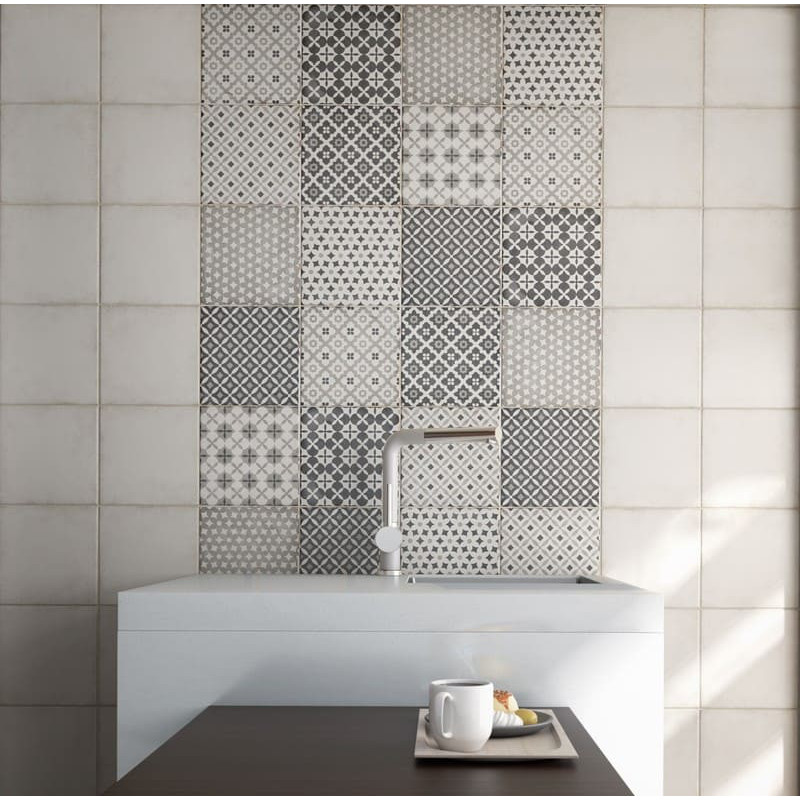 mur-salle-de-bains-carreau-de-ciment-alameda-grey-art-nouveau-20x20-cm-patchwork-2-motifs