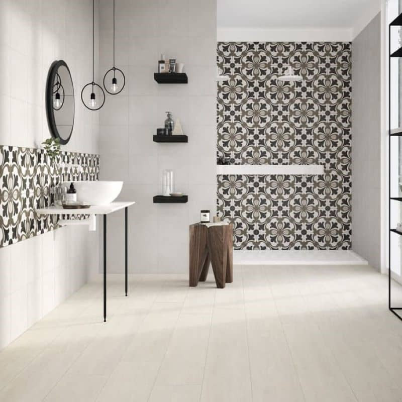salle-d-eau-carrelage-motif-ciment-floral-associé-carreau-uni-creme-comfort-c-25x25