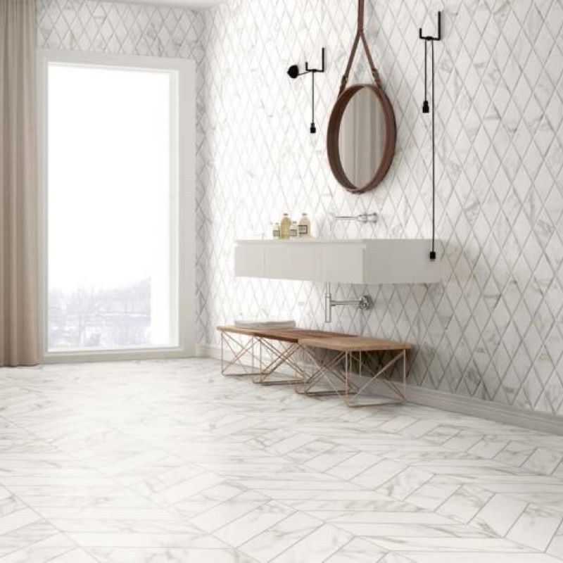 Carrelage-aspect-marbre-statuario-chevron-70x40-Diamond-sol-salle-de-bains