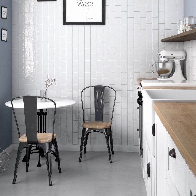 carrelage-esprit-carreau-metro-plat-blanc-75x150-mm-au-mur-d-une-cuisine-Cottage-white