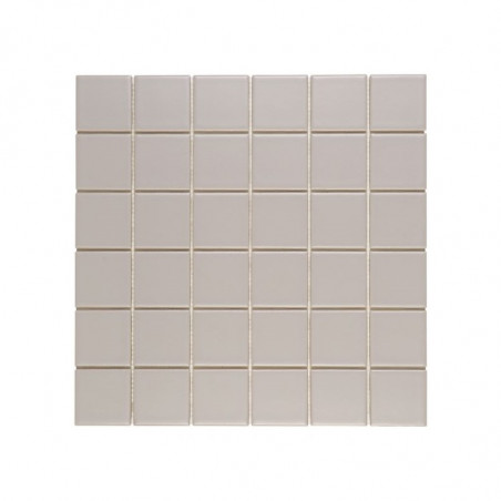 carrelage-mosaique--5x5-Quarzo-gris-mat-sur-trame-de-30x30-pour-sol-et-mur-salle-de-bains-piscine
