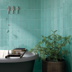 carrelage-mural-salle-de-bains-effet-zellige-vert-65x200-village-teal