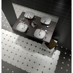 sol-salle-de-bain-carrelage-octogonal-marbre-blanc-avec-cabochon-noir20x20-otagon
