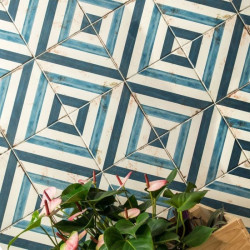 carrelage-salle-de-bain-decor-geometrique-bleu-carreau-ciment-loft-elyria-20-x-20-nanda-tiles