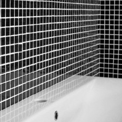 mur-vasque-emaux-de-verre-mosaique-25x25-uni-noire-mc901